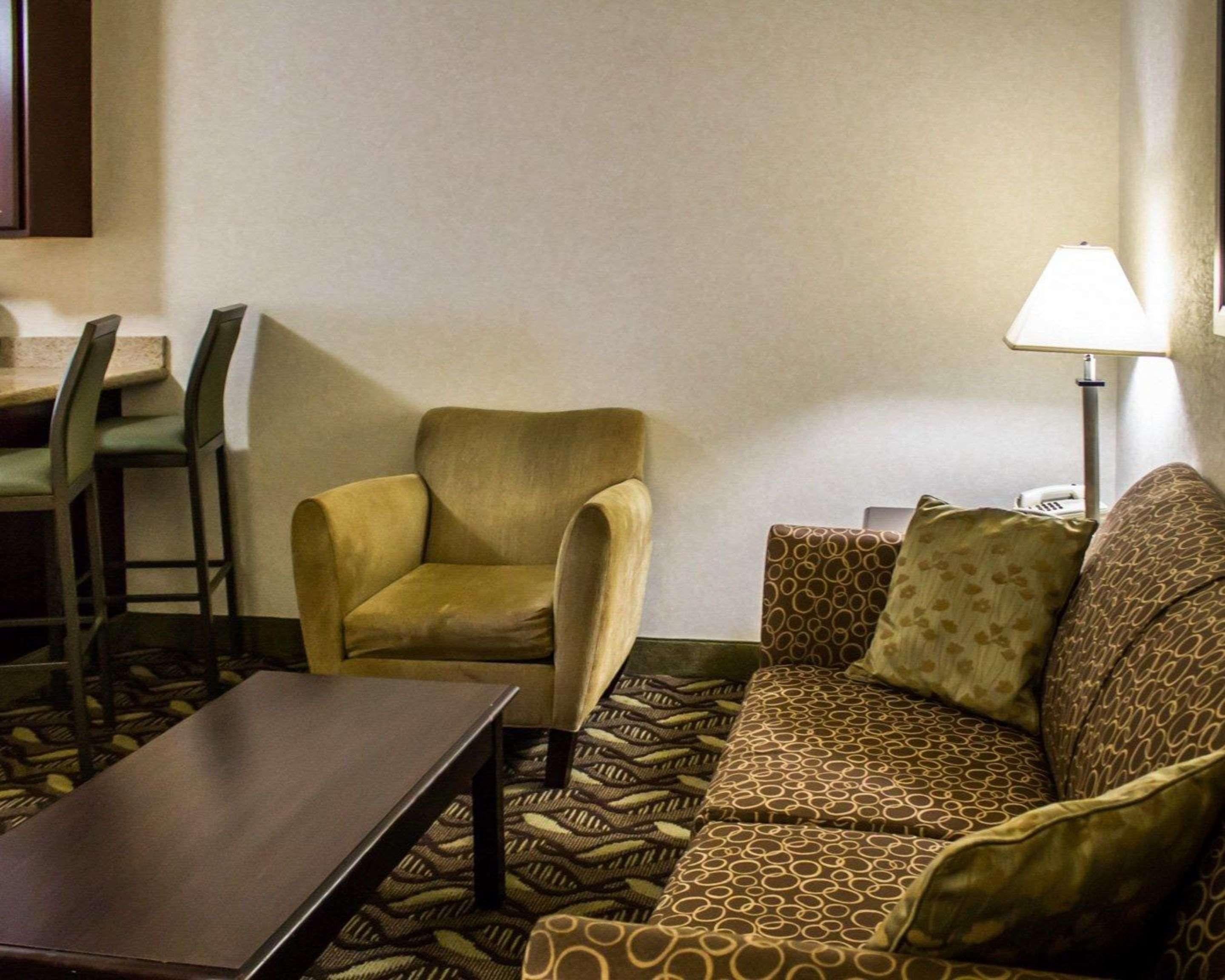 Quality Inn & Suites מנספילד מראה חיצוני תמונה